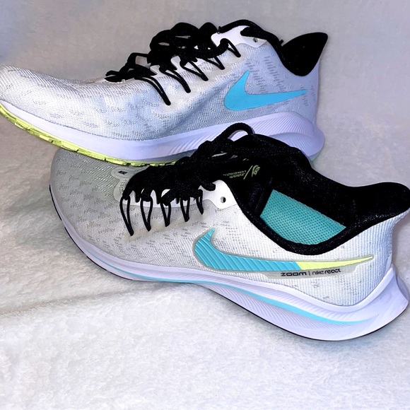 Nike Shoes - Nike Women Air Presto size 7, brand new in box